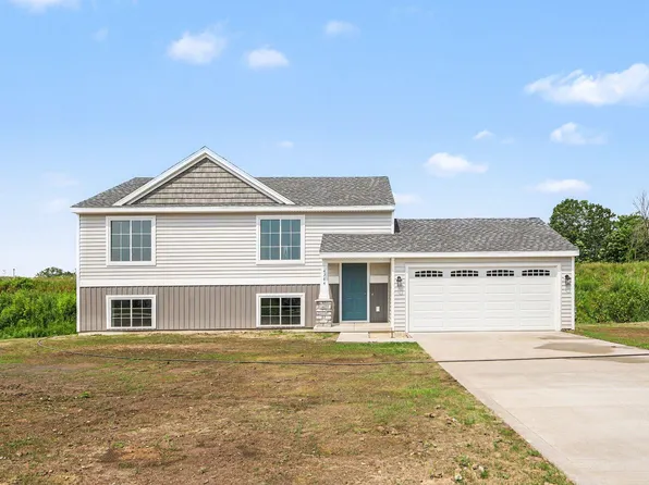 4284 Old Farm Dr, Wayland, MI 49348