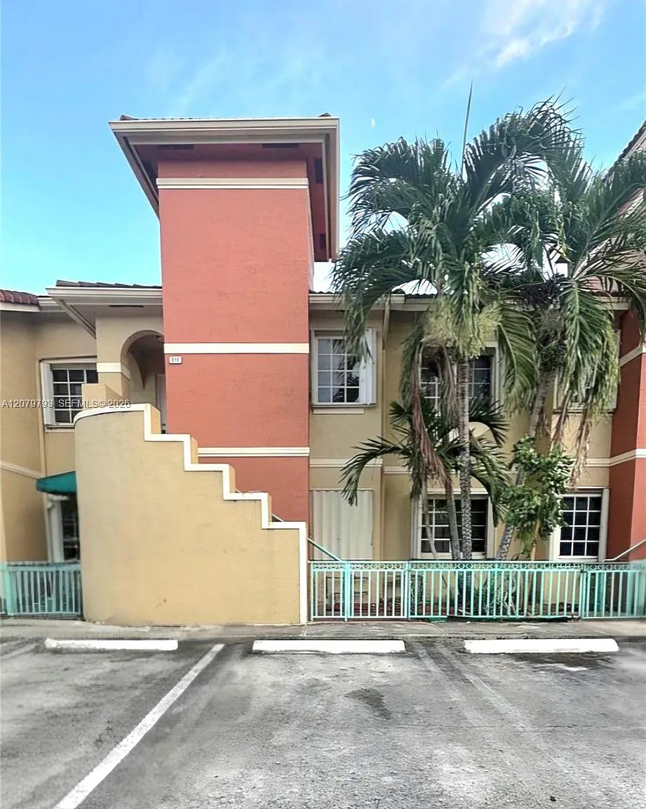 Bonita Golf View Townvill — Photo 1