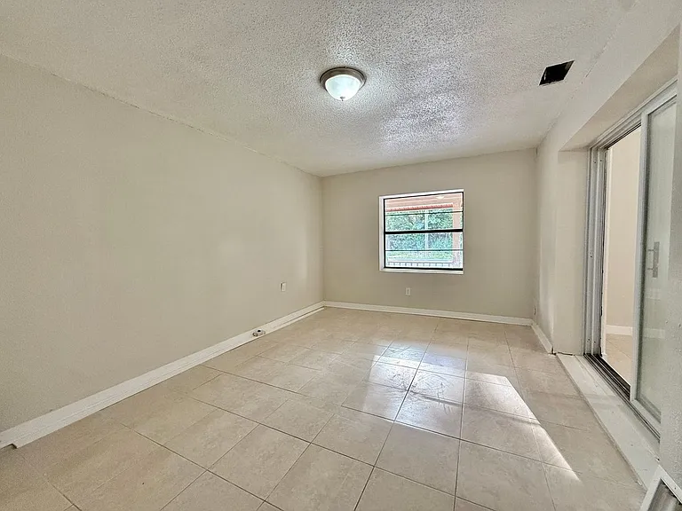 1900 Adair St — Photo 17