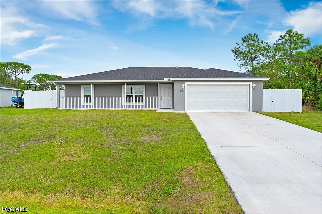 3 bed, 2.0 bath, 1494 sqft, $2,450 — Photo 1
