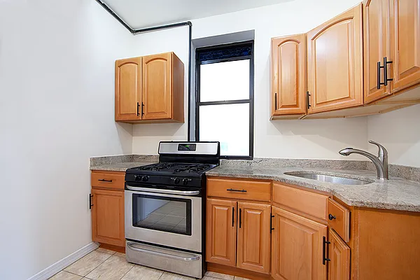 Rented by R New York | media 2