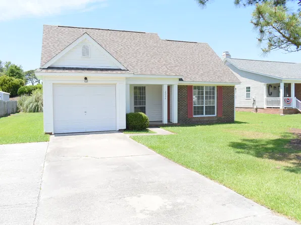 2934 New Town Dr, Wilmington, NC 28405