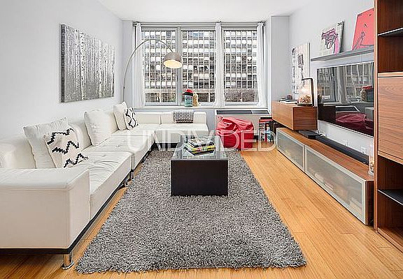 3rd image of 303 E 33rd St APT 4L