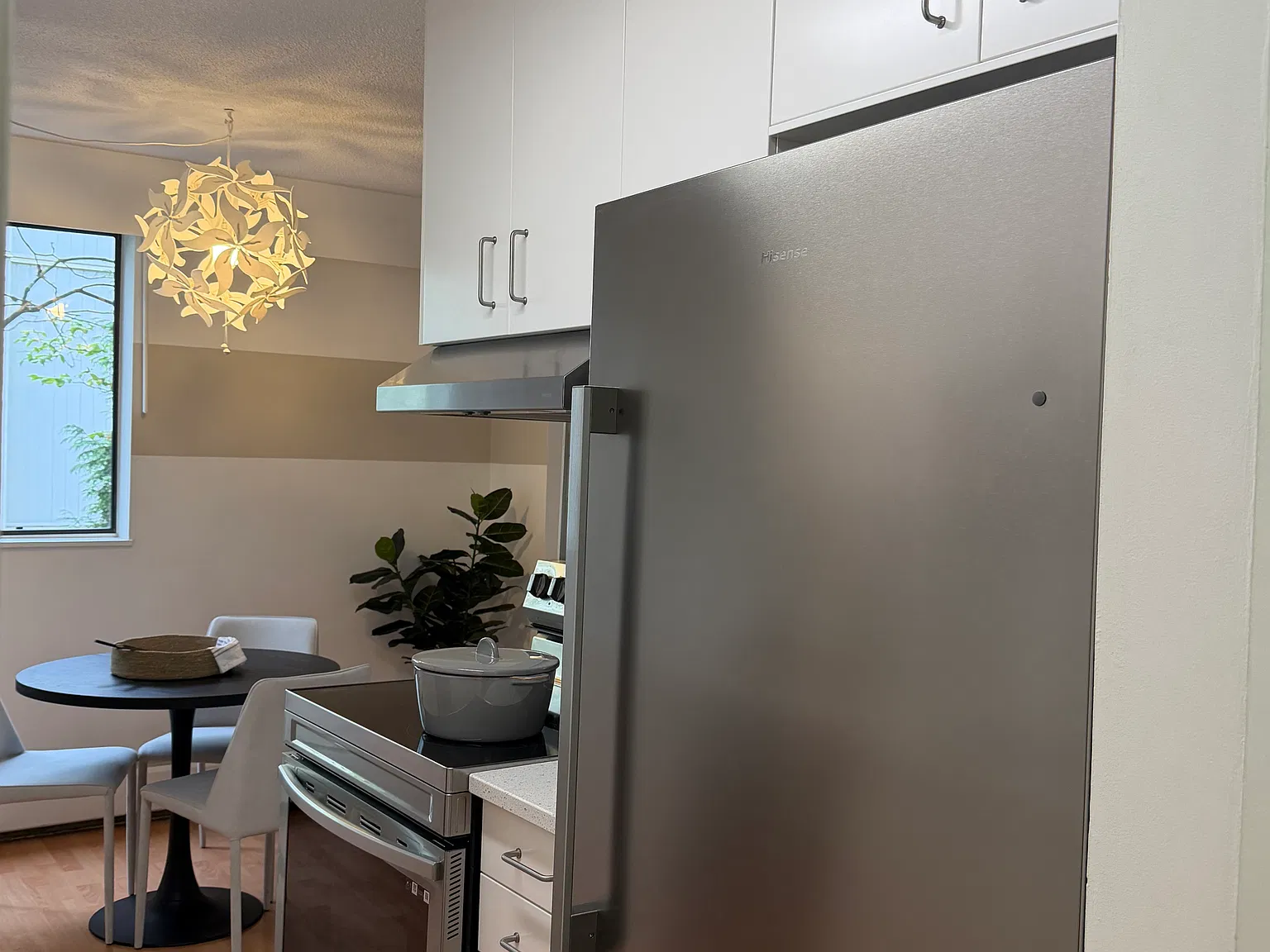 2 bed, 1.5 bath, 898 sqft, $3,500 — Photo 4