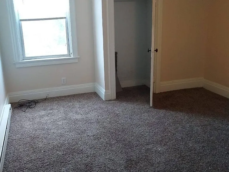 1100 W King St #2 — Photo 6