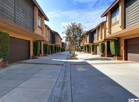 3rd image of 642 W Huntington Dr Unit 02