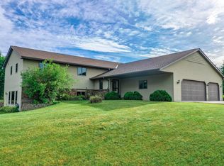 530 Orchard Dr, Hudson, WI 54016