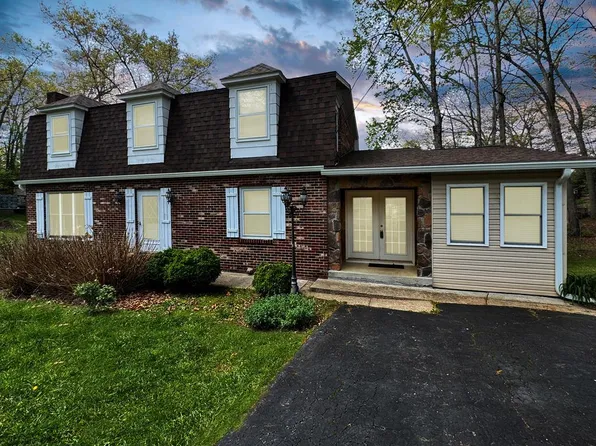 105 Tanglewood Dr, Beckley, WV 25801