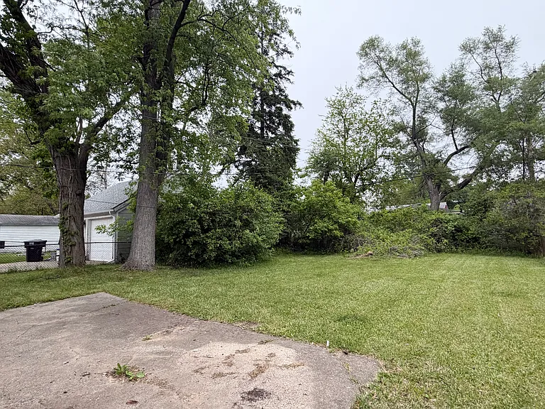 22530 Leewin St — Photo 2