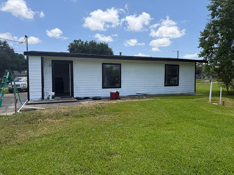 5650 Spencer Dr — Photo 2