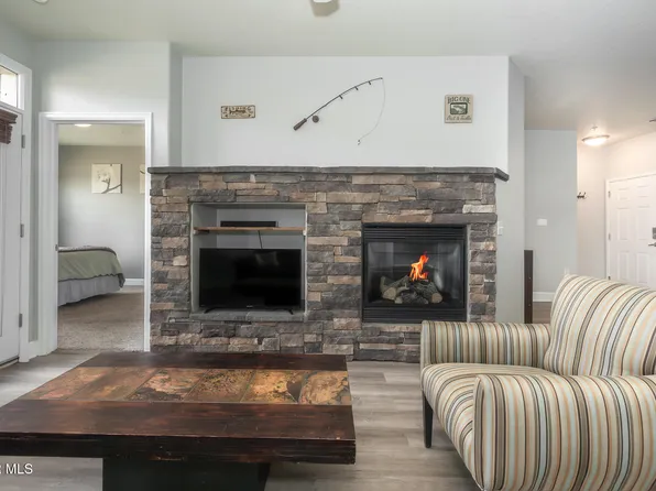 152 Village Road #B105, Granby, CO 80446