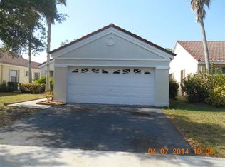 926 Falling Water Rd, Weston, FL 33326