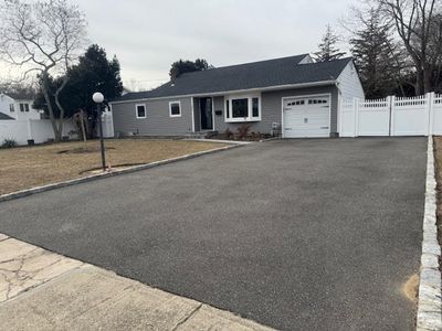 952 Thompson Drive, Bay Shore, NY, 11706