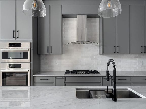 4th image of 2227 E 36th St SW