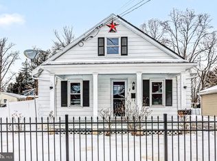 7 S George St, Mechanicsburg, PA 17055