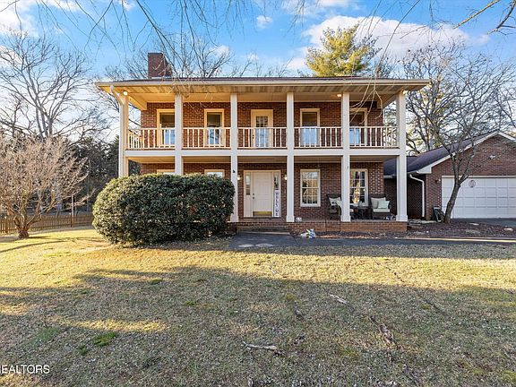 2nd image of 1502 Valley Breeze Cir