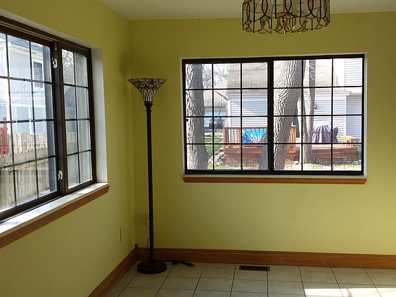 3rd image of 6748 Grassland Ave
