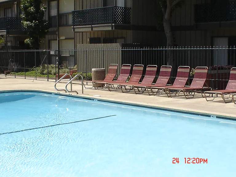 Regency West Apartments — Photo 14