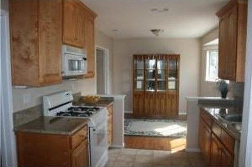 2nd image of 233 N Broadmoor Ave