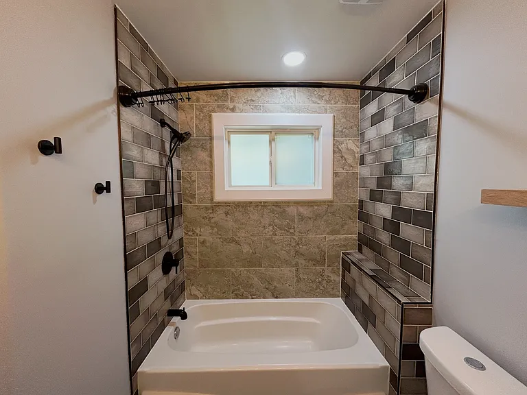 112 Hodgens Dr — Photo 14