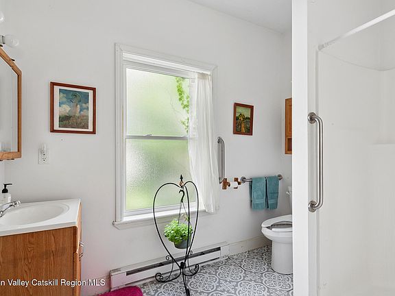 5th image of 102 Pleasant Avenue