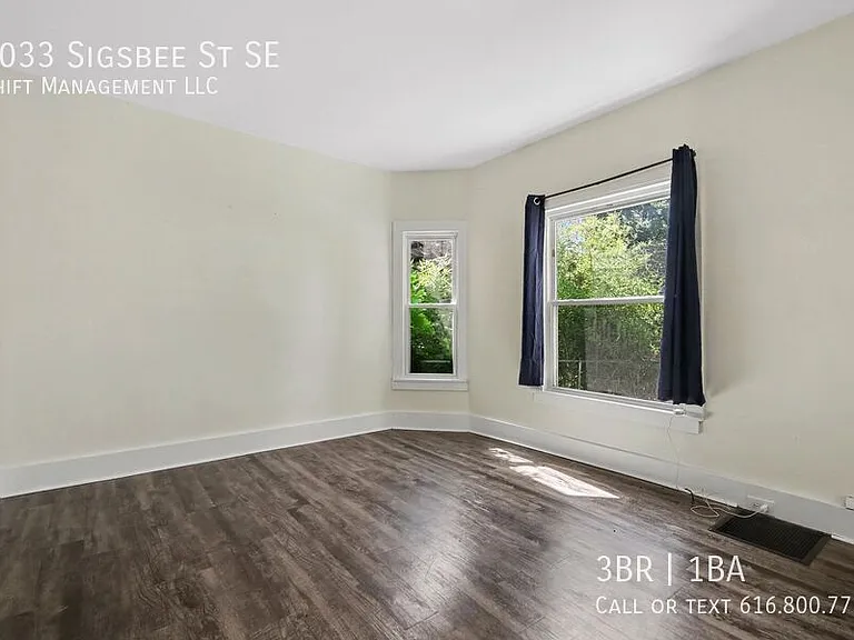 1033 Sigsbee St SE — Photo 9
