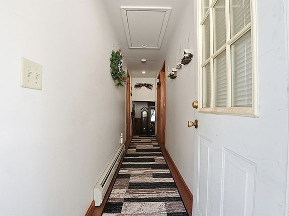 4th image of 131 Hemlock Shore Rd