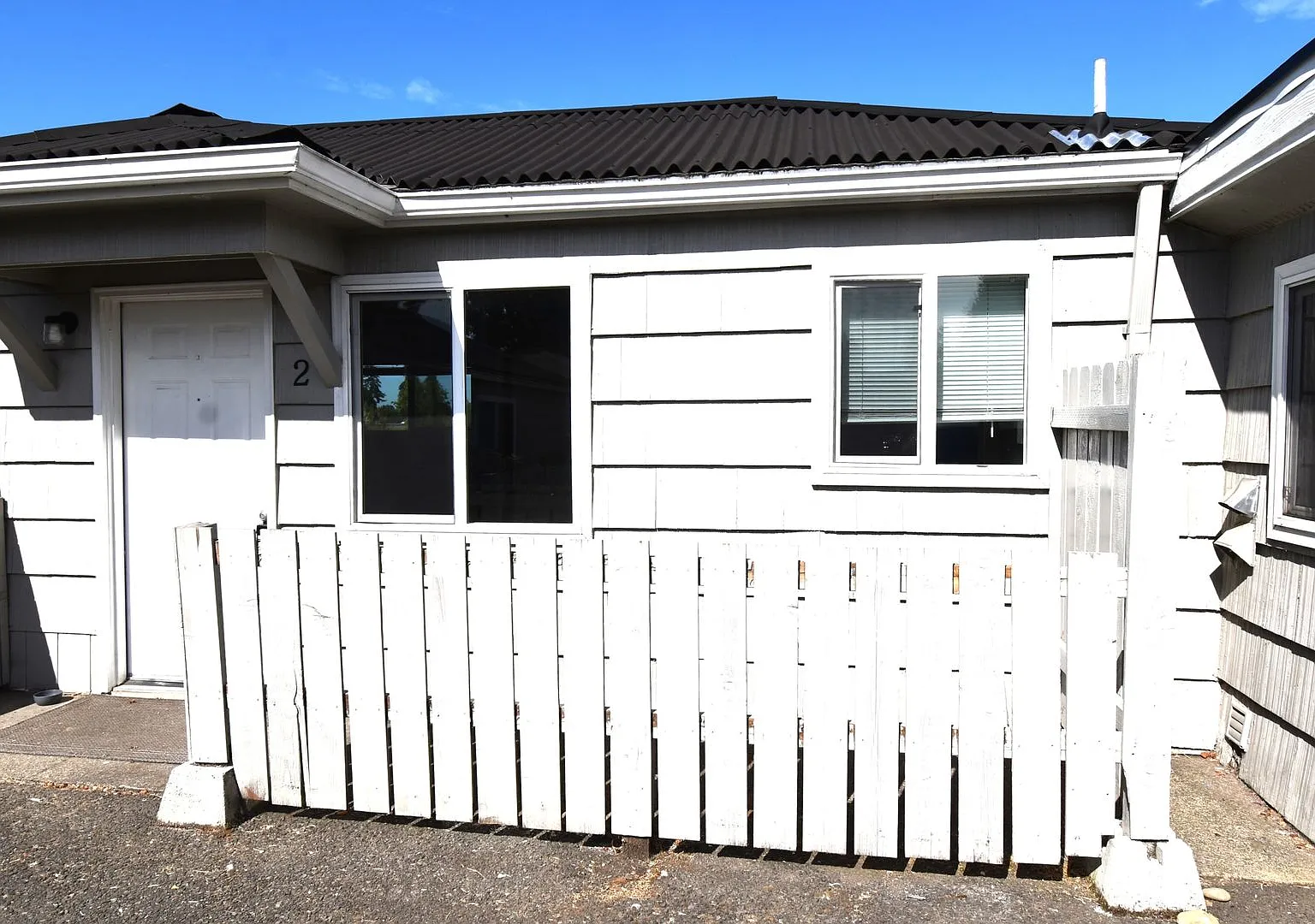Cottage Apartments — Photo 1