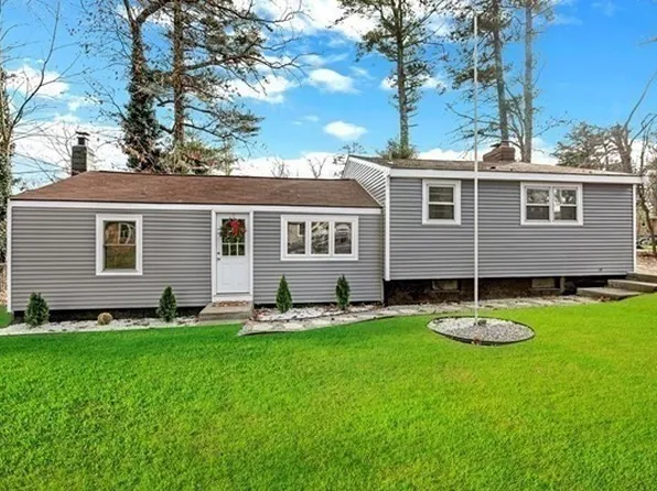 6 Hollis Ave, Lakeville, MA 02347