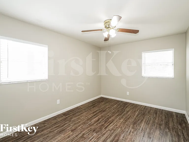 6807 S Cortez Ave — Photo 16