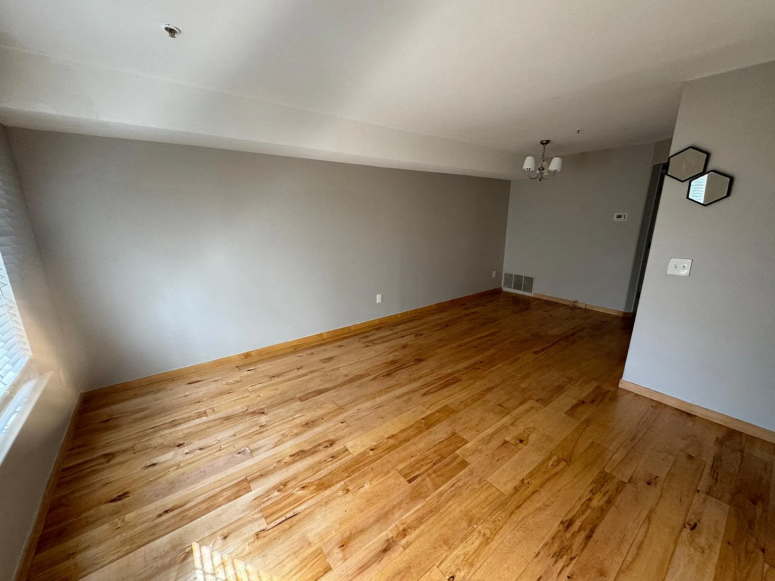 3 bed, 2.5 bath, 1108 sqft, $1,650 — Photo 4