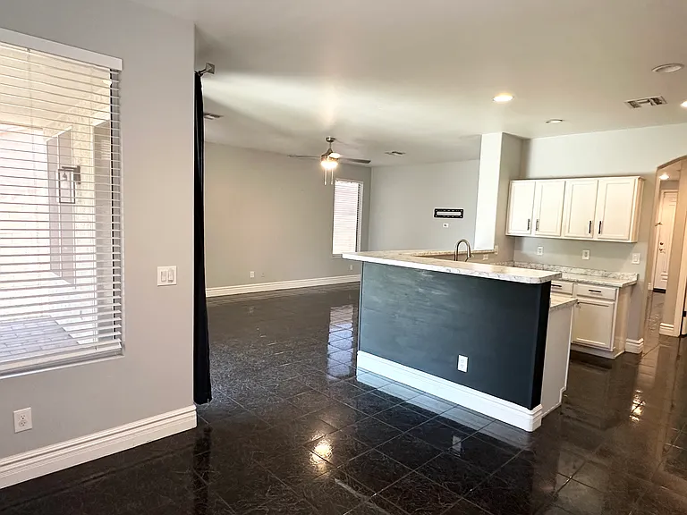 2811 E Tyson St — Photo 8