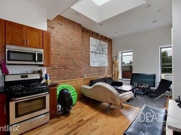 233 Vernon Ave, Brooklyn, NY 11206