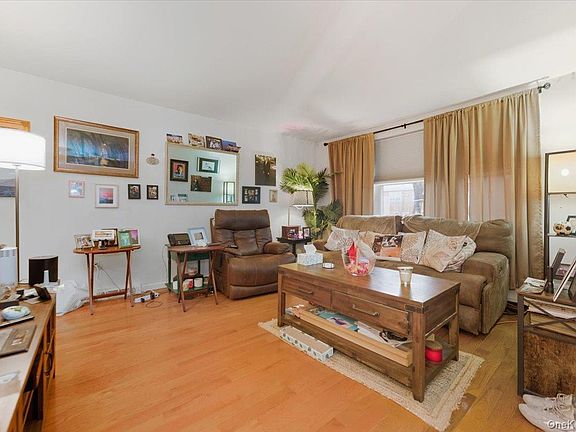 2nd image of 192 Huntington Avenue