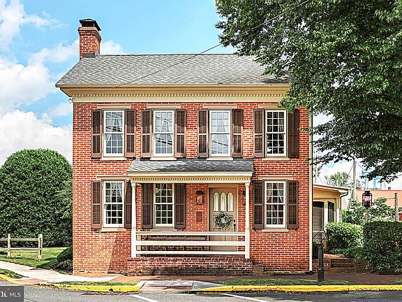 5th image of 114 Carlisle St
