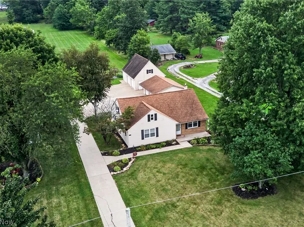 1100 Fairfield School Rd, Columbiana, OH 44408