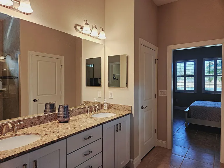 10468 Crooked Creek Dr — Photo 33