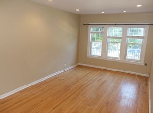 2212 W Roscoe St APT 2, Chicago, IL 60618