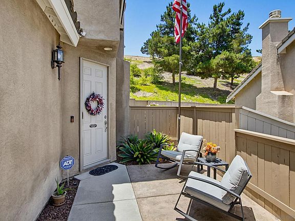 2nd image of 866 Yosemite Dr