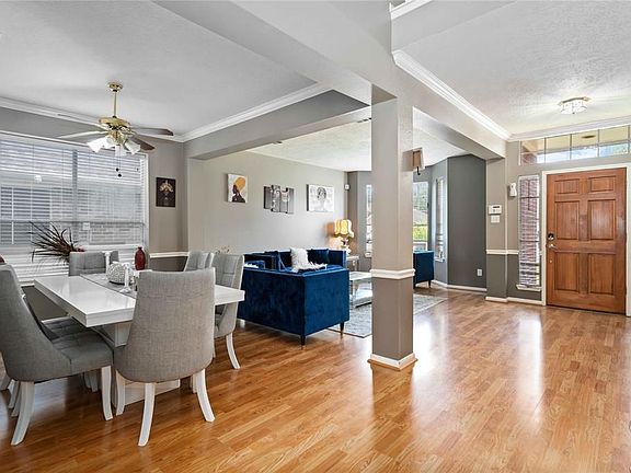 4th image of 10844 Spruce Dr N