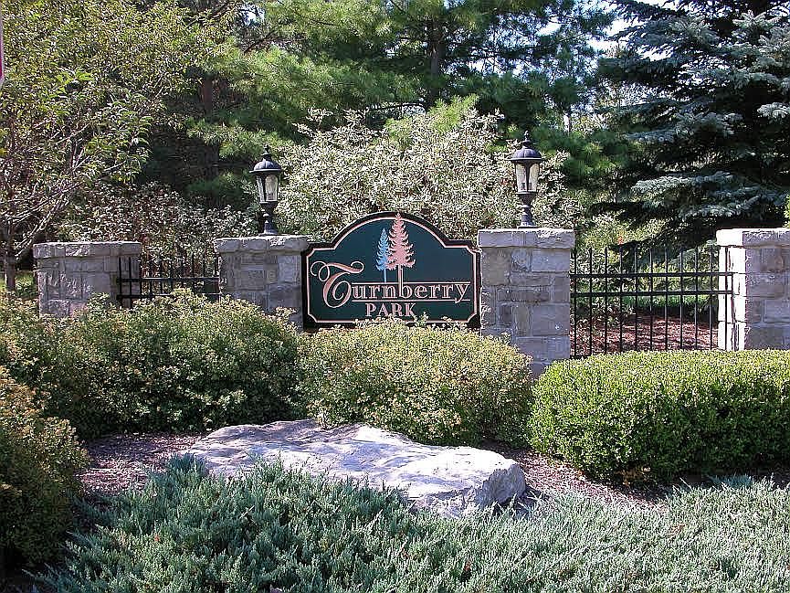 1st image of 5905 Turnberry Dr