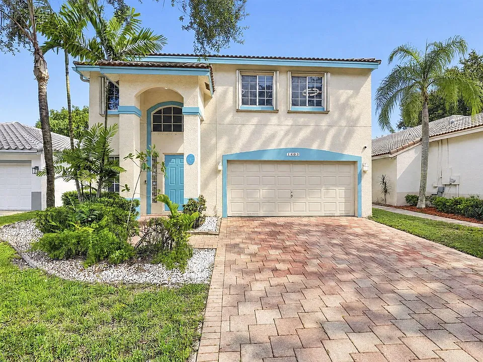 1403 Banyan Cir
