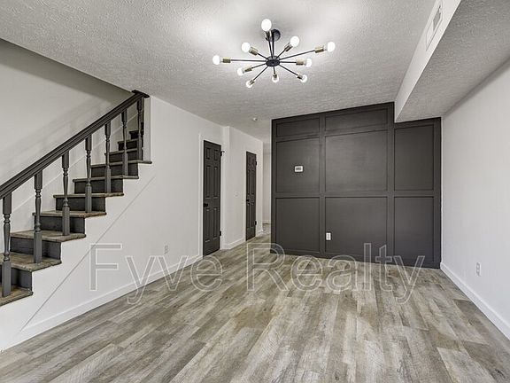 2nd image of 422 E Palestine Ave #B
