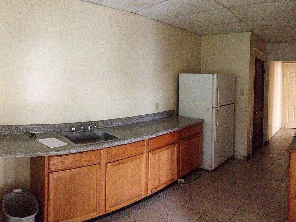 2nd image of 324 South St #1