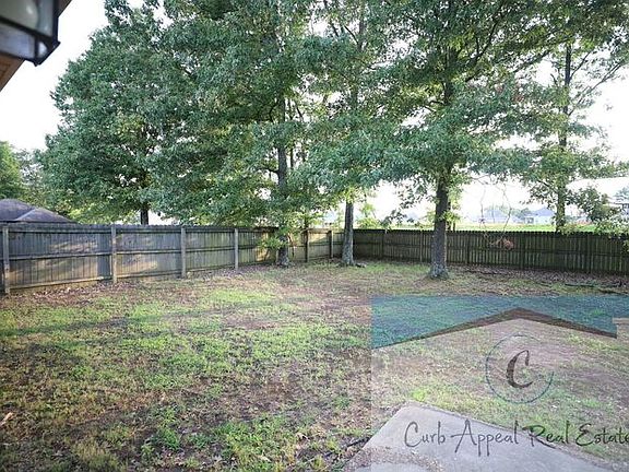3rd image of 705 Victory Ln