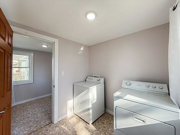 5th image of 819 W 24th St