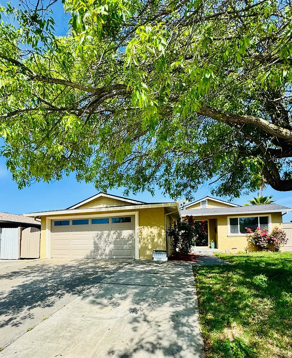 4647 Barbee Way photo 1