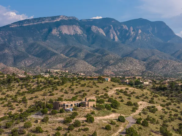 130 Homesteads Rd, Rio Rancho, NM 87043