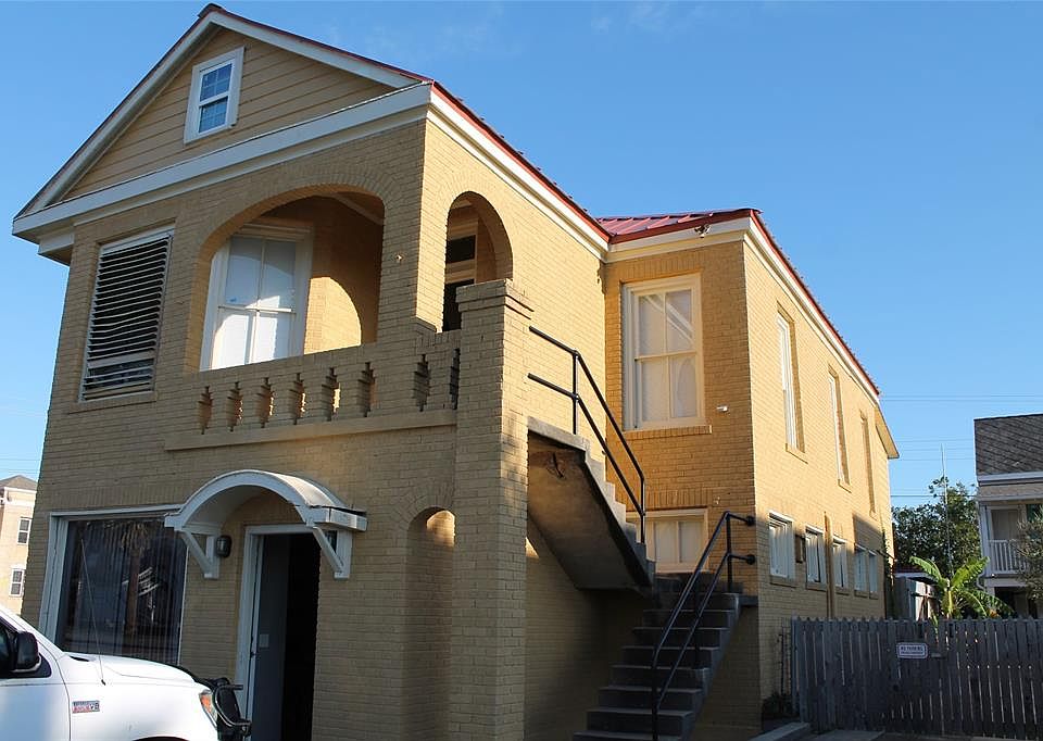 1st image of 807 Broadway St #2
