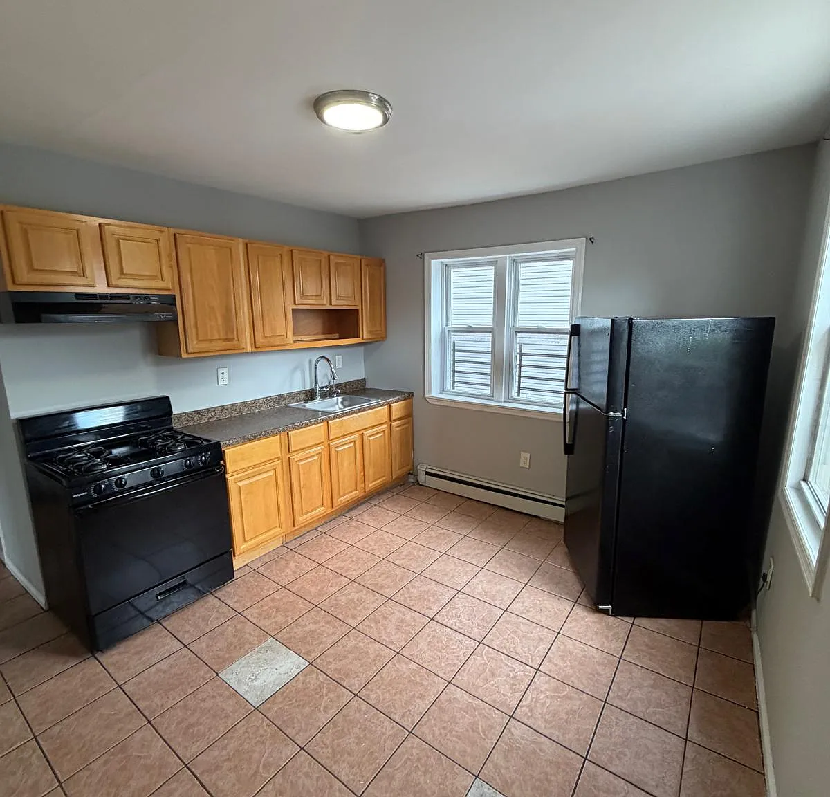 3 bed, $2,150 — Photo 1